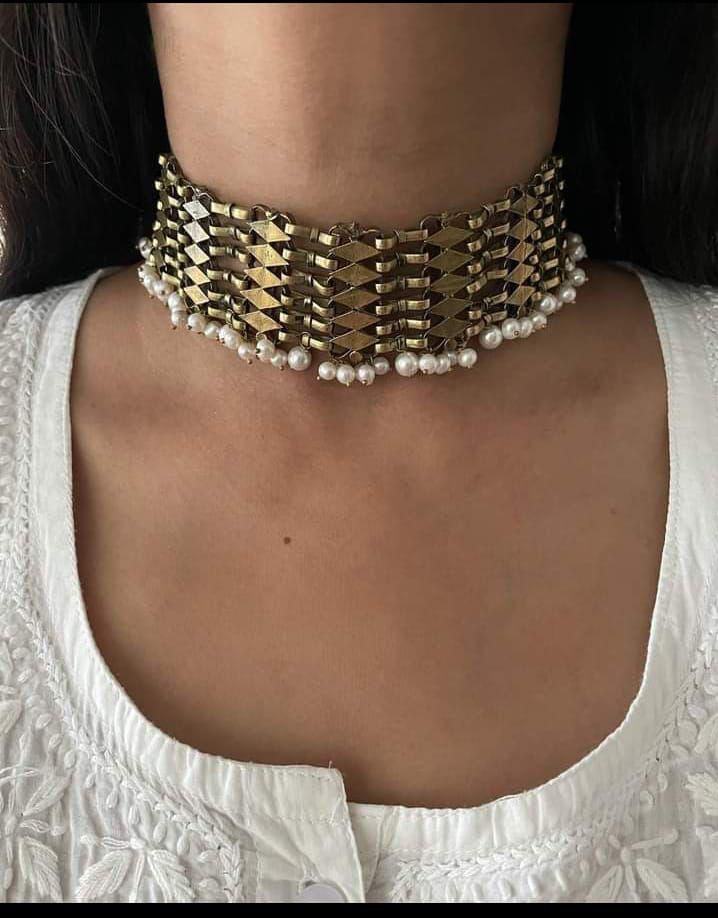 Manoo Zeenat Choker