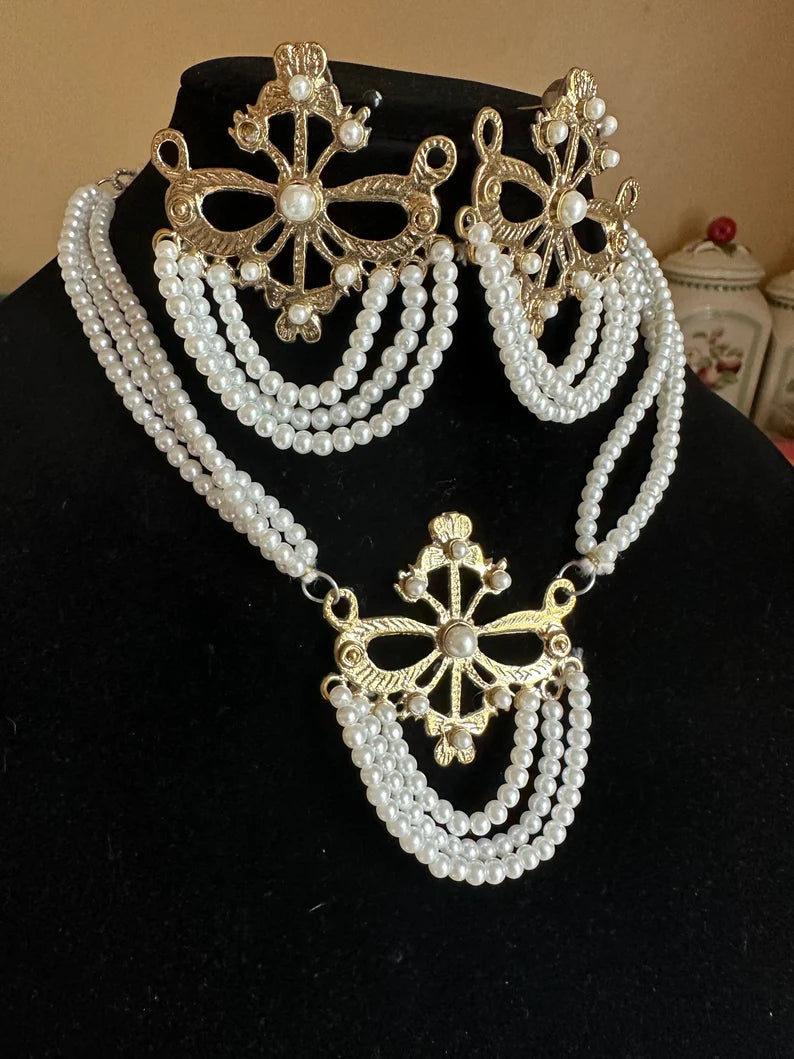 Manoo Mehr Necklace