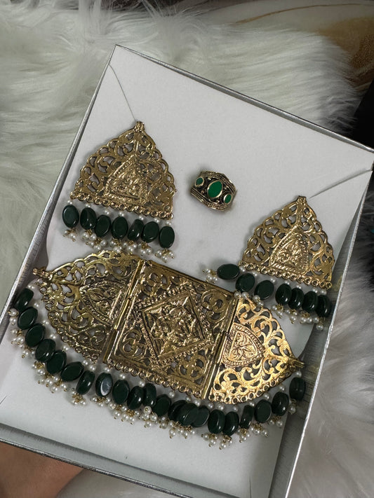 Mahnoor choker ( green colour)
