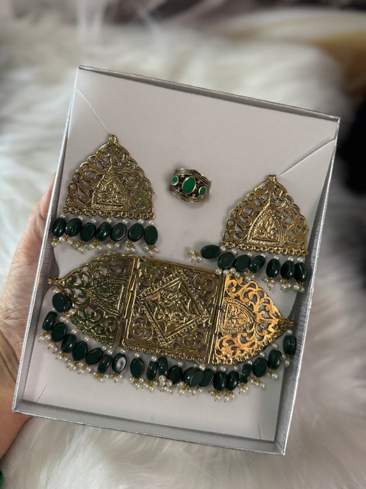 Mahnoor choker ( green colour)