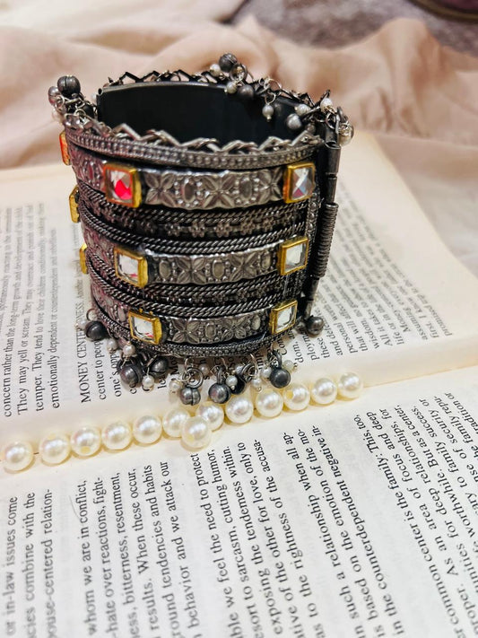 Ghugroo Hadcuff